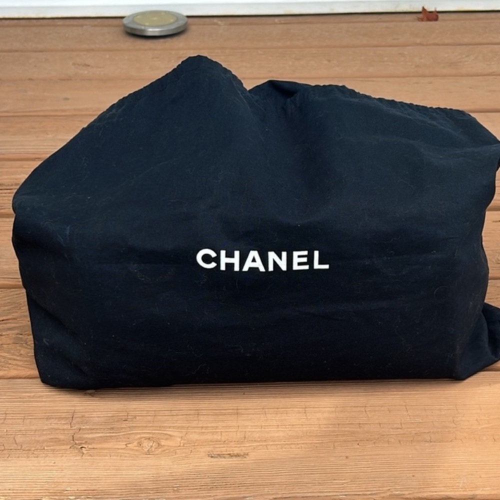 Vintage Chanel bowler bag EUC like new - Picture 9 of 11